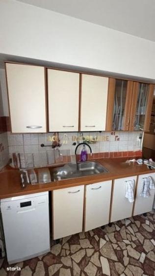 Apartament cu 4 camere decomandat, mobilat în Cișmigiu