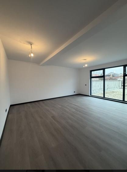 Casă cu 3 camere în Brestei