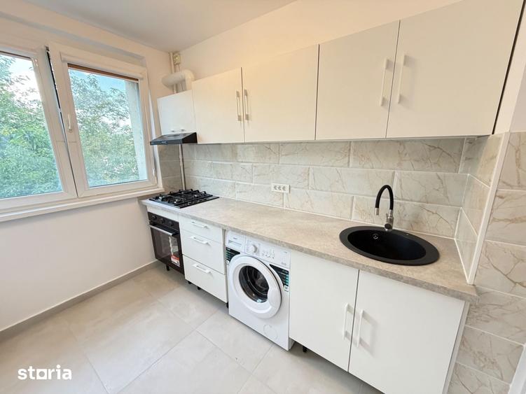 Apartament cu 3 camere semidecomandat în Gara de Nord