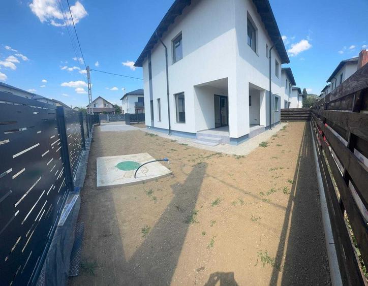 Casă cu 4 camere cu Teren 120 Mp în Ștefănești