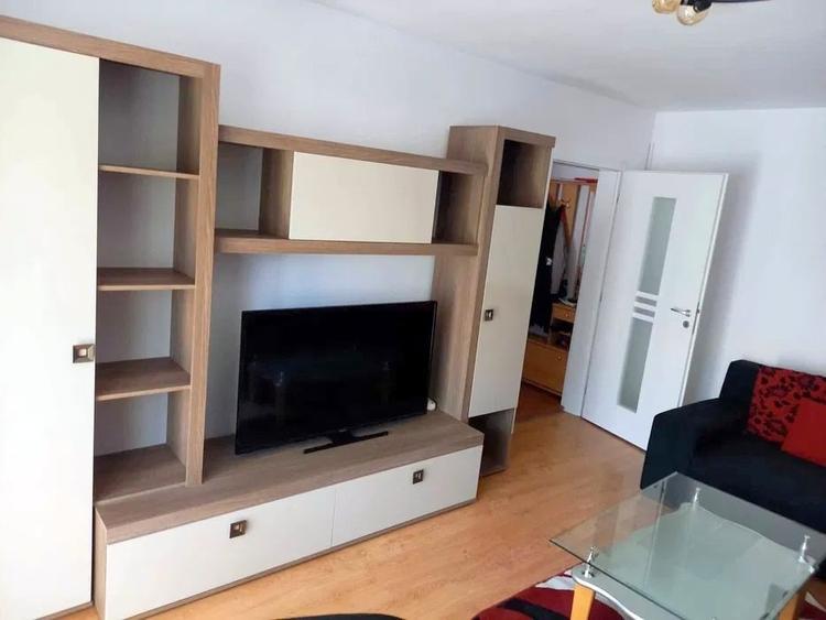 Apartament cu 2 camere decomandat în Zorilor