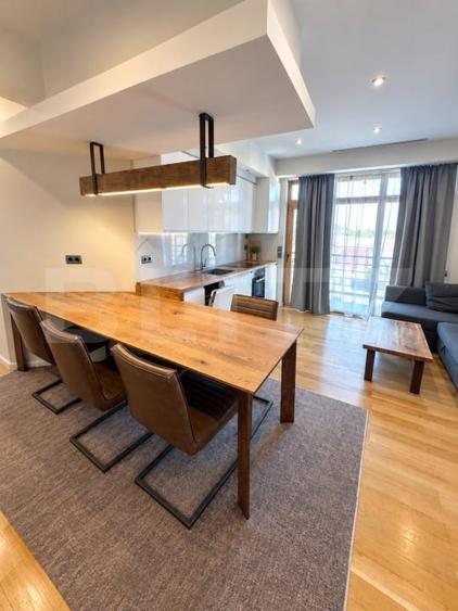 Apartament cu 3 camere semidecomandat, mobilat în Florești
