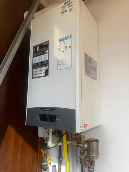 Apartament cu 2 camere decomandat în Rovine