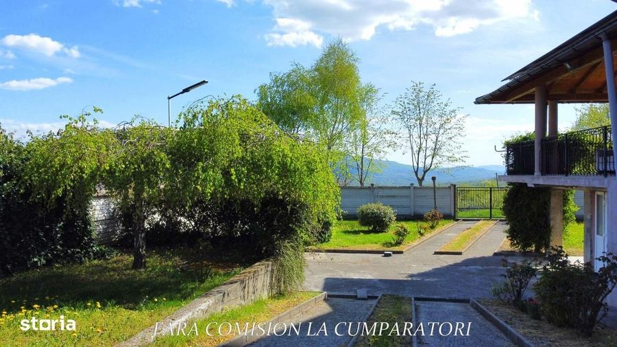 Casă cu 4 camere în Rădăcinești