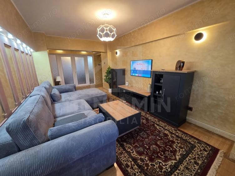 Apartament cu 4 camere semidecomandat în Ultracentral