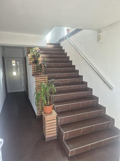 Casă individuală cu 6 camere cu Garaj în Delfinariu