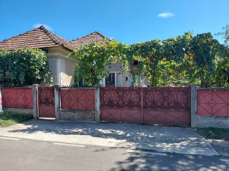 Casă cu 3 camere în Gâlgău