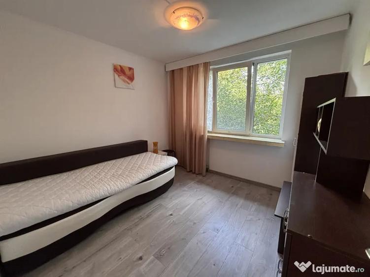 Apartament cu 4 camere decomandat în Dristor