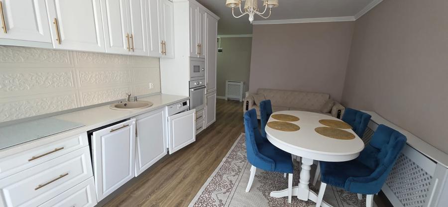 Apartament cu 3 camere decomandat, mobilat în Florești