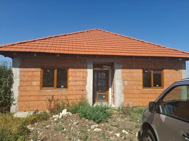 Casă cu 3 camere în Fântânele