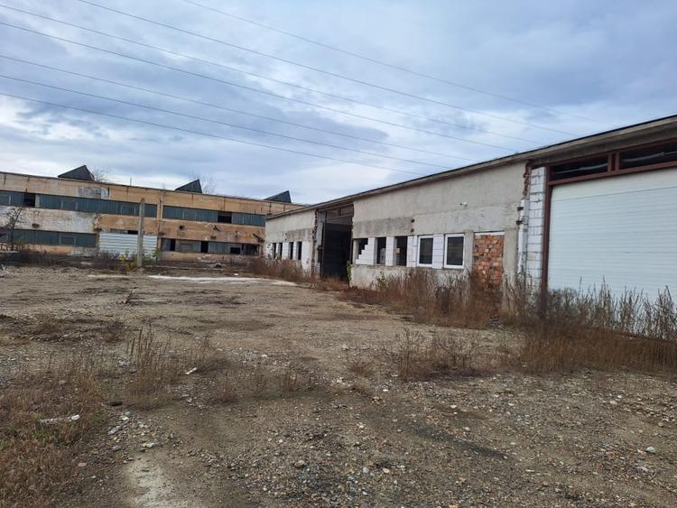 Spațiu industrial, de 1,700 mp, în Central