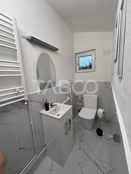 Casă individuală cu 7 camere cu Canalizare în Șura Mare