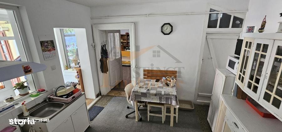 Casă cu 4 camere în Schei