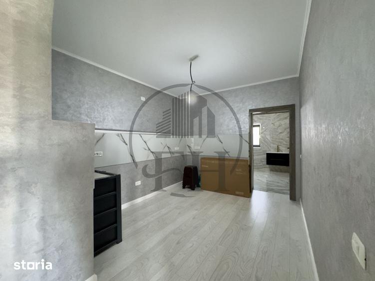 Casă cu 4 camere cu Teren 2561 Mp în Cobadin