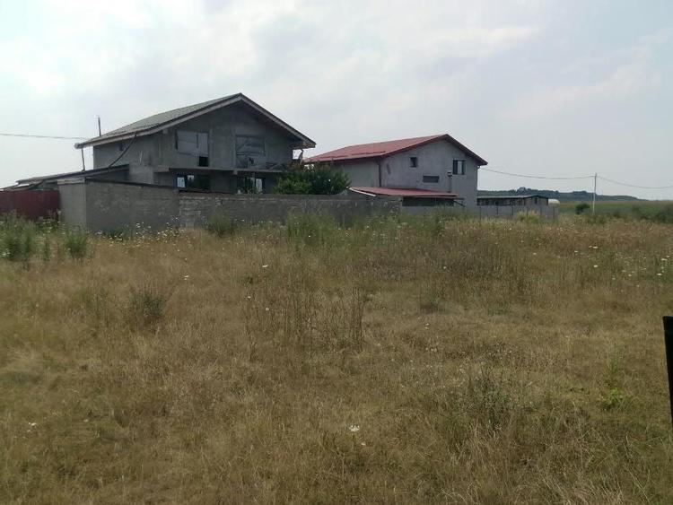 Teren de 1500 mp, în Petrăchioaia