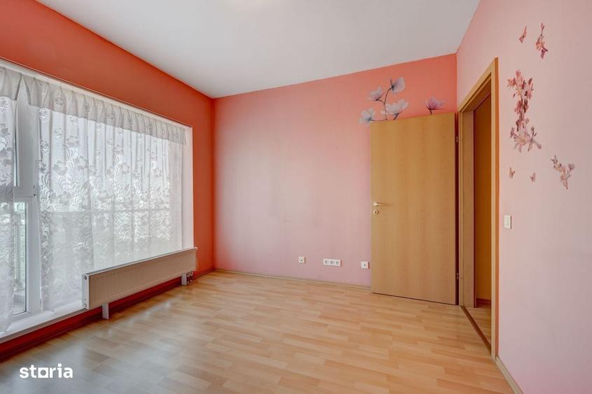 Apartament cu 4 camere decomandat în Titan