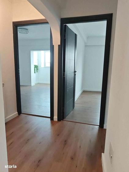 Apartament cu 4 camere decomandat în Decebal