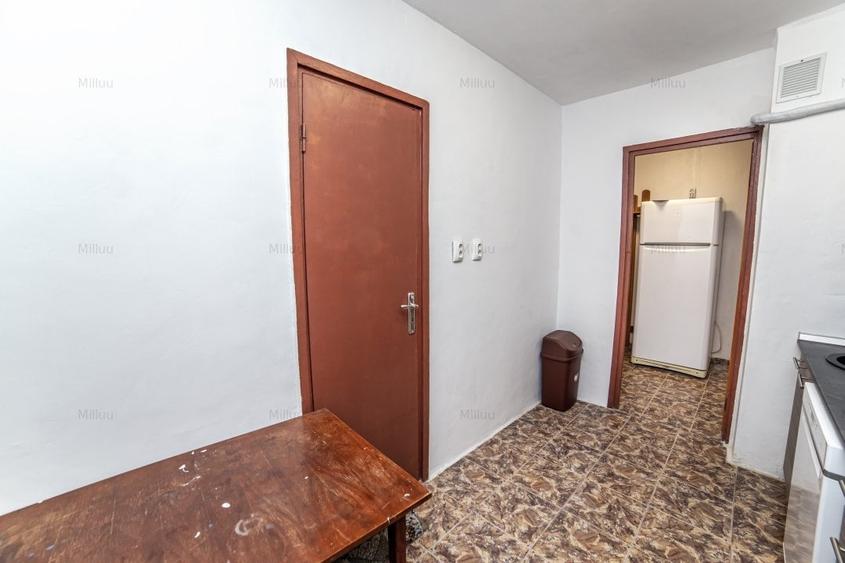 Apartament cu 3 camere decomandat, mobilat în Drumul Taberei