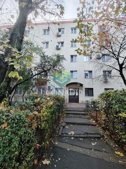 Apartament cu 3 camere semidecomandat în Giurgiului