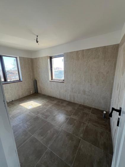 Casă cu 4 camere cu Teren 440 Mp în Tunari