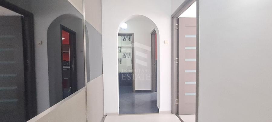 Apartament cu 3 camere semidecomandat, mobilat în Militari