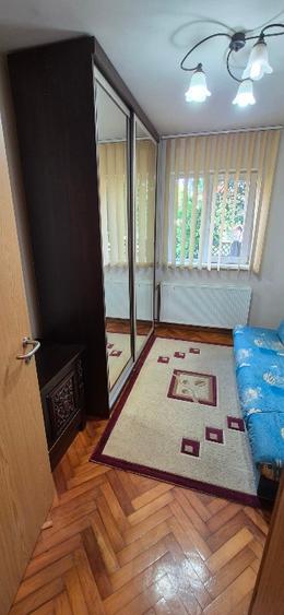 Apartament cu 3 camere semidecomandat, mobilat în Complex Studențesc