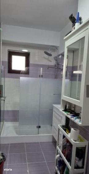 Apartament cu 3 camere decomandat în Teiul Doamnei