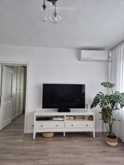 Apartament cu 2 camere semidecomandat, mobilat în 1 Mai
