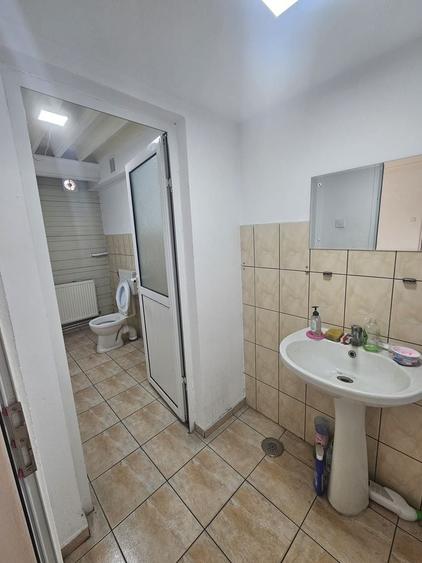 Spațiu industrial, de 1,800 mp, în Mărăcineni