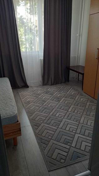 Apartament cu 3 camere semidecomandat în Alexandru Obregia