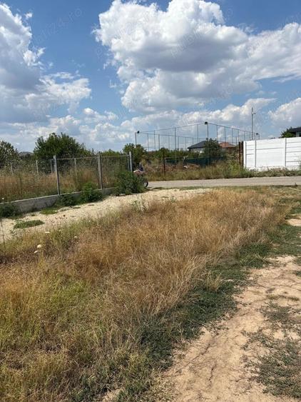 Teren de 667 mp, în Olteni