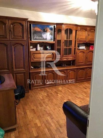 Apartament cu 3 camere decomandat, mobilat în Rogerius
