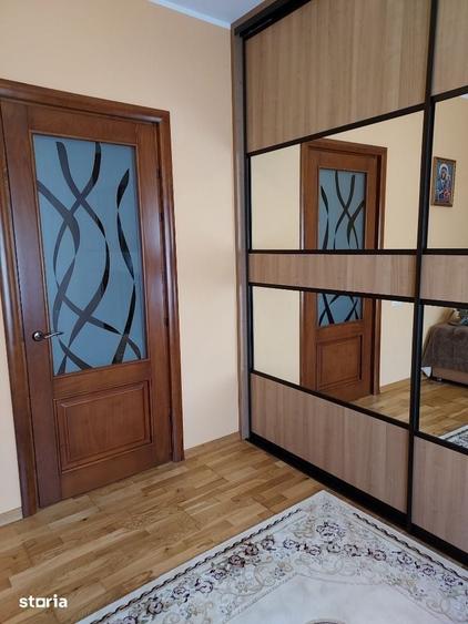 Casă cu 5 camere cu Teren 1800 Mp în Moara