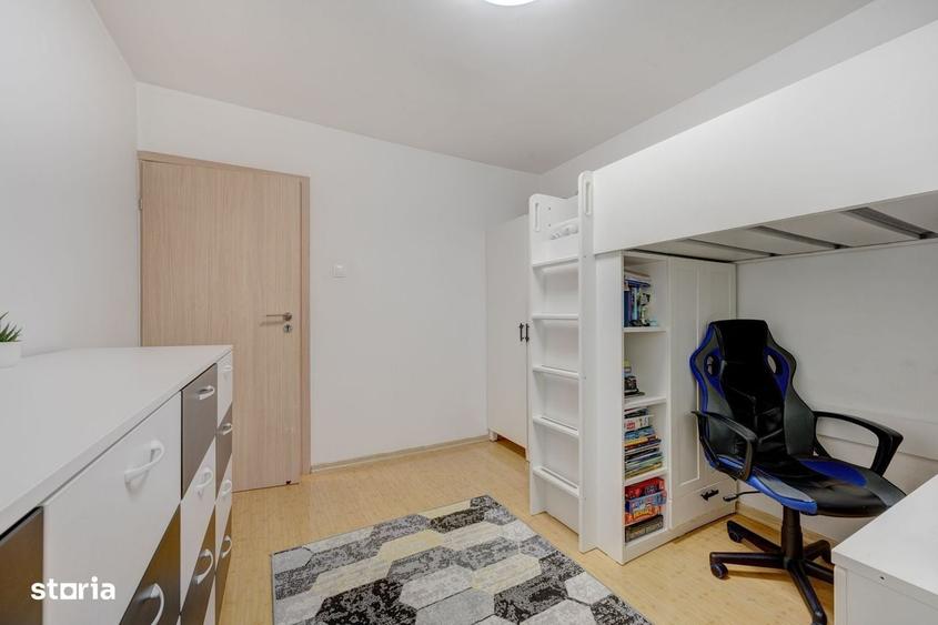 Apartament cu 4 camere decomandat în Berceni