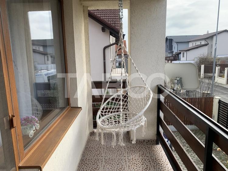 Casă individuală cu 5 camere decomandat cu Canalizare în Șura Mică