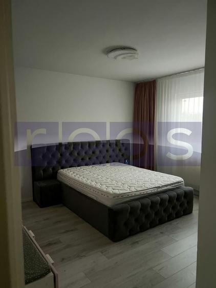 Apartament cu 4 camere decomandat, mobilat în Colentina