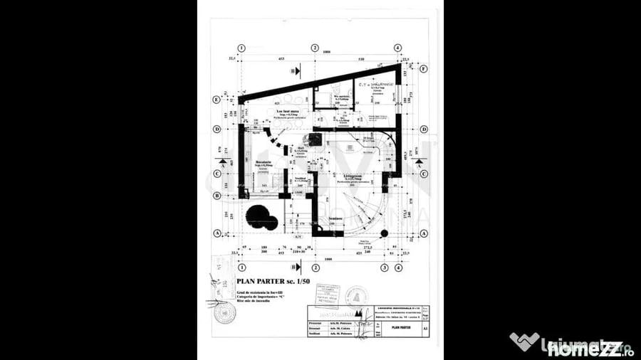 Casă cu 10 camere cu Teren 600 Mp în Vatra Luminoasă
