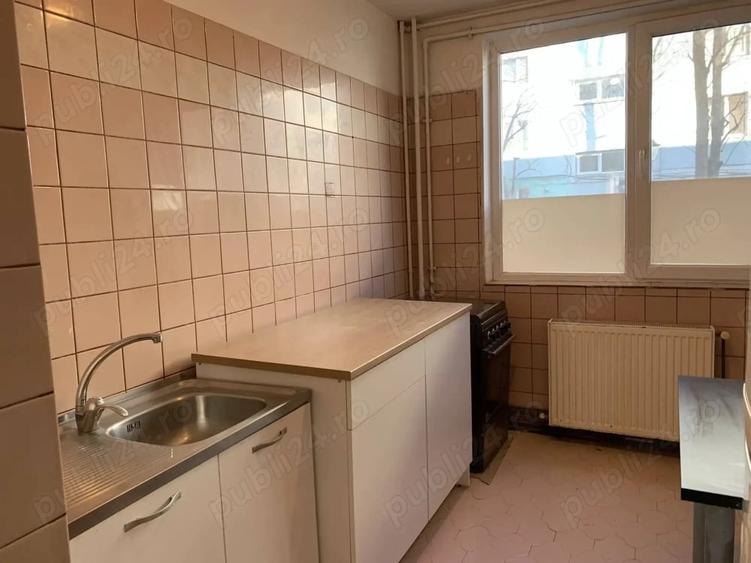Apartament cu 3 camere decomandat în Apărătorii Patriei