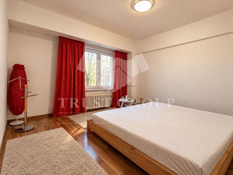 Apartament cu 3 camere decomandat, mobilat în Calea Victoriei