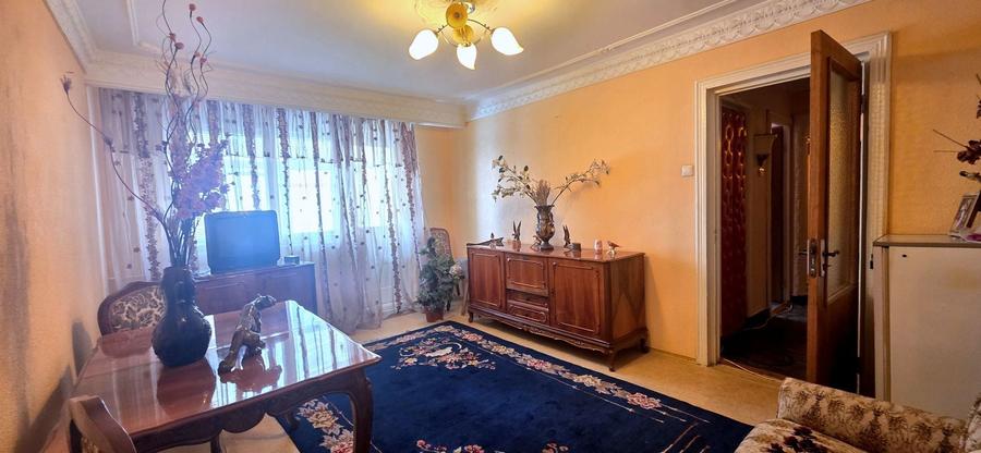 Apartament cu 3 camere decomandat, mobilat în Km 4-5