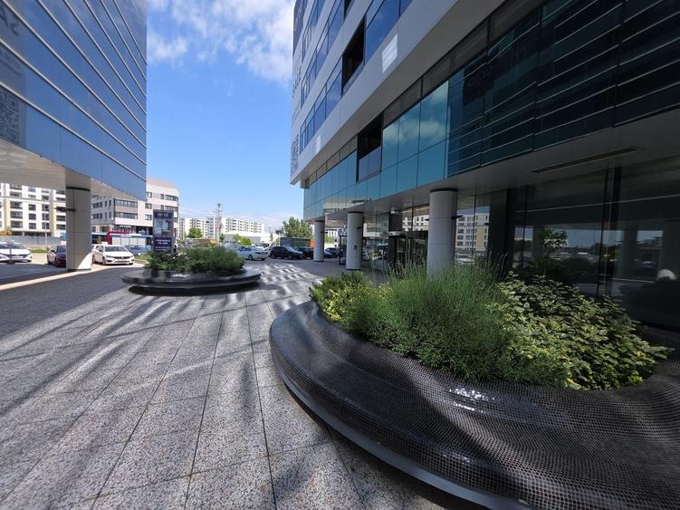 Penthouse cu 4 camere semidecomandat în Nord-Vest