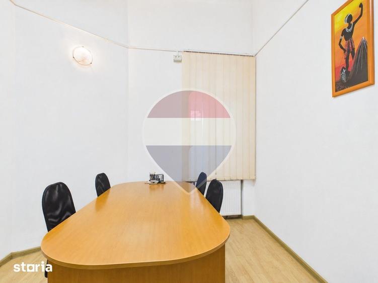 Casă cu 6 camere cu Teren 132 Mp în Gara de Nord