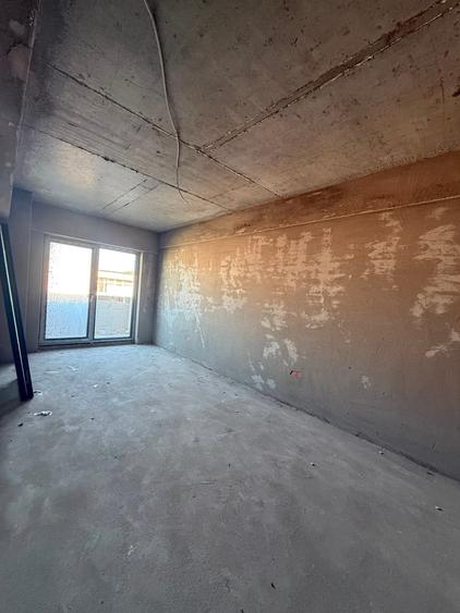 Apartament cu 3 camere semidecomandat în Nicolina