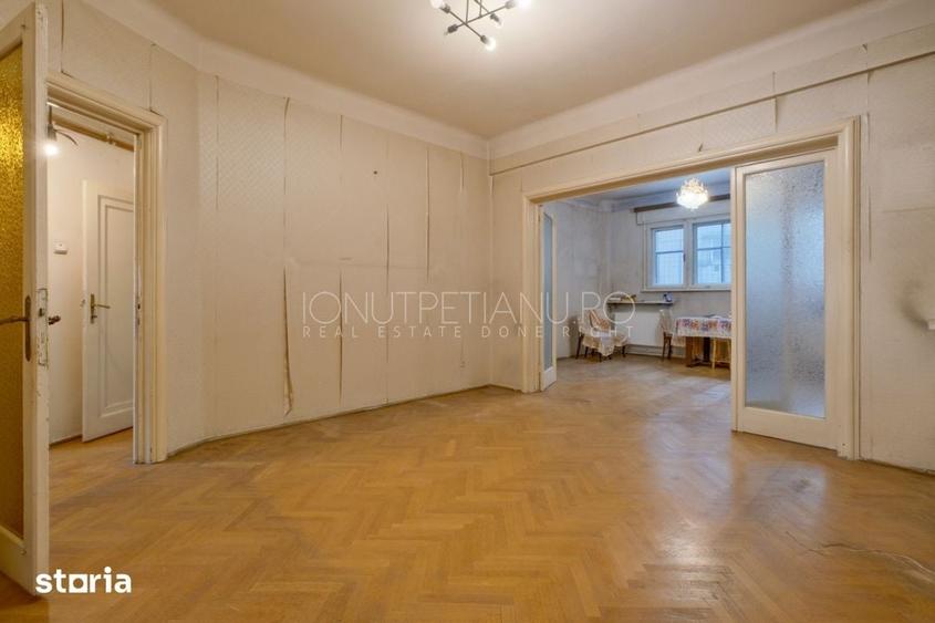 Apartament cu 5 camere decomandat în Armeneasca