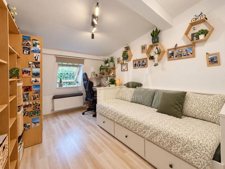 Apartament cu 4 camere semidecomandat în Central
