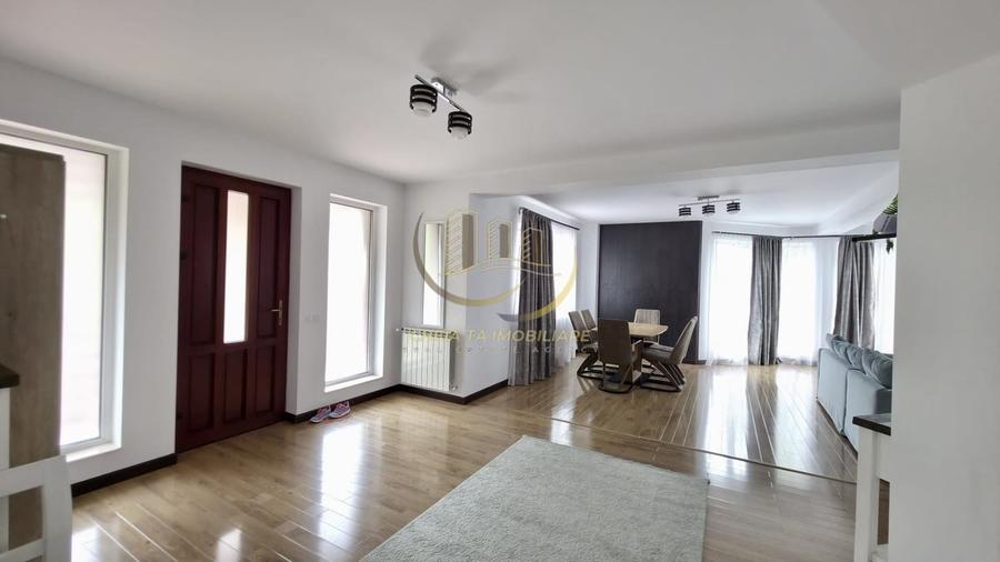 Casă cu 5 camere în Central