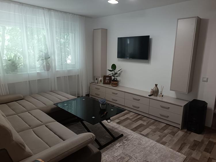 Apartament cu 2 camere semidecomandat în Micro 16