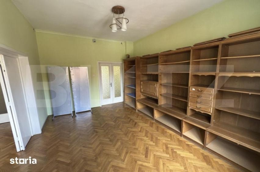 Apartament cu 5 camere în Central