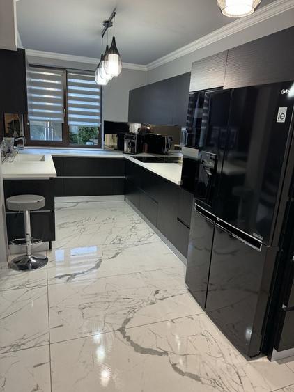 Casă cu 4 camere cu Teren 250 Mp în Central