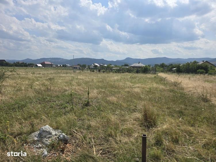 Casă cu 3 camere în Dumbrava